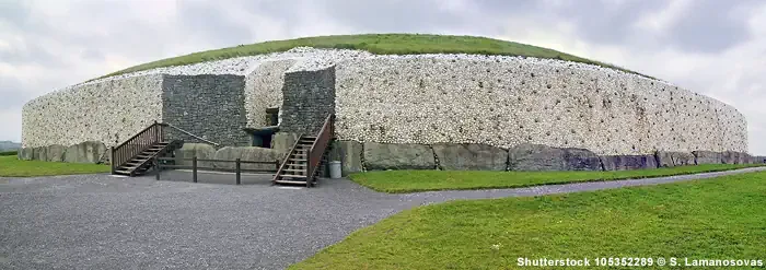 Newgrange,  Grafschaft Meath - Provinz Leinster